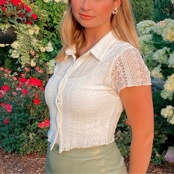 White lace blouse top - Picture 1 of 4